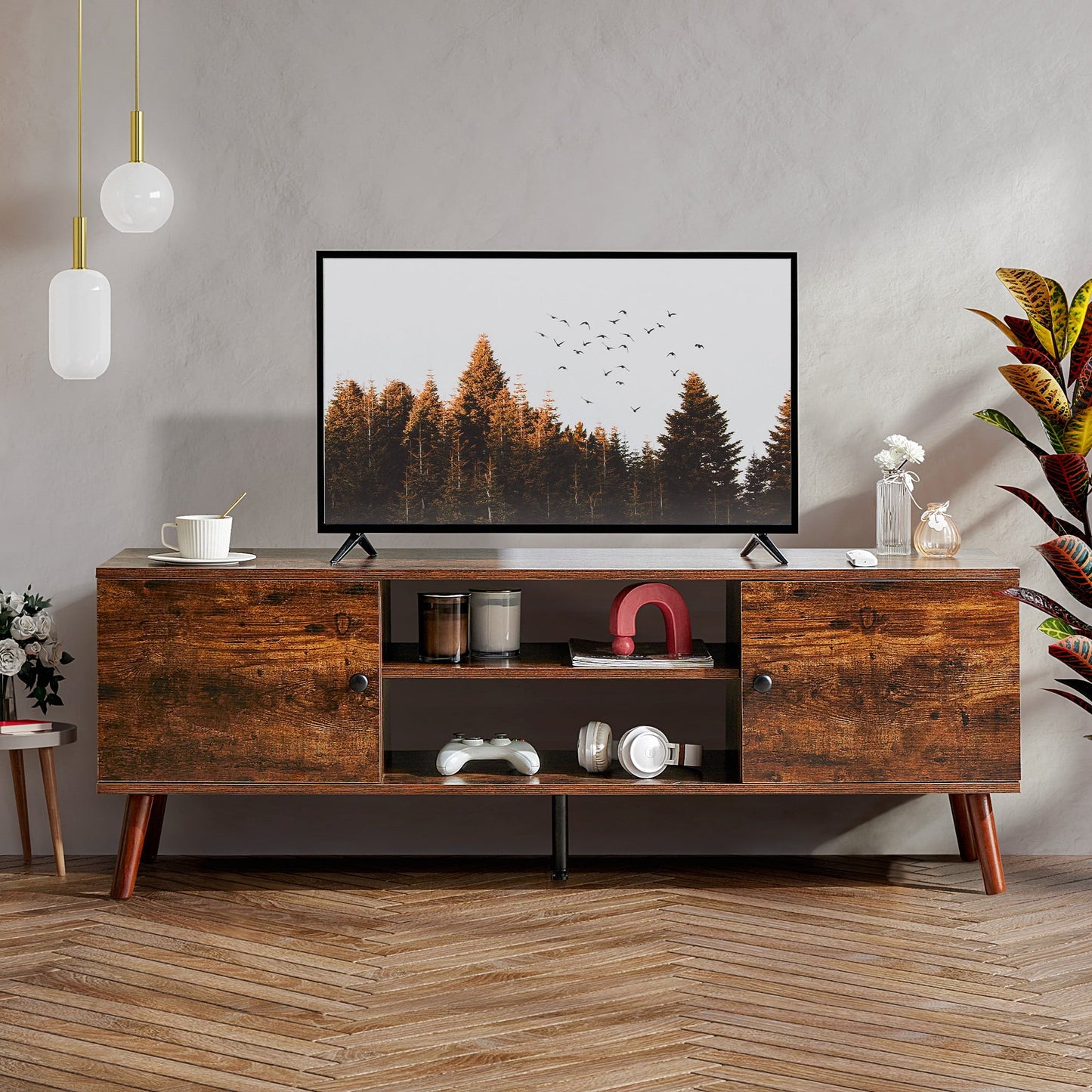 GIANNA Mueble de TV Moderno de Mediados de Siglo de Madera para TVs de 55-60â€, 2 Gabinetes de Almacenamiento, Estante Ajustable, Gestión de Cables, Patas Resistentes, Fácil Montaje, Marrón Óxido