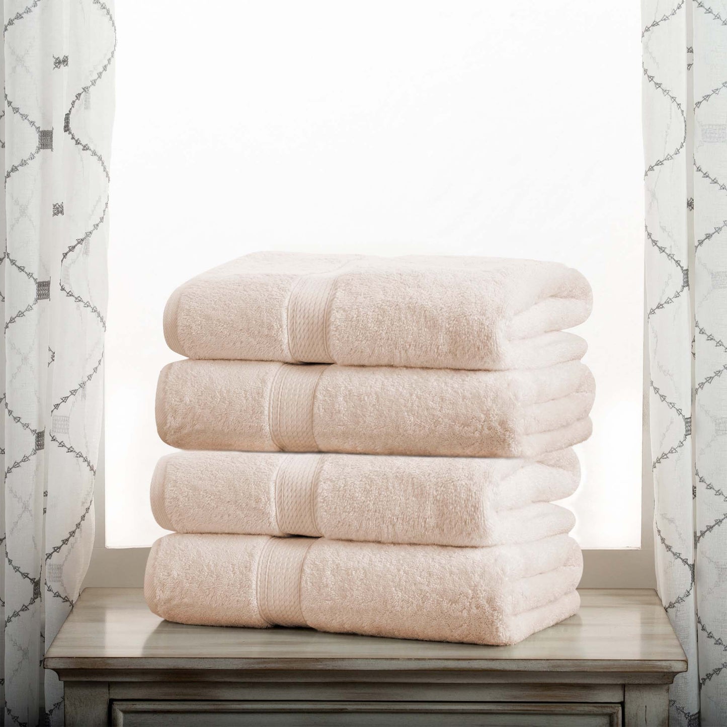 Superior 800 GSM Egyptian Cotton Heavyweight Bath Towel Set of 4, Cream