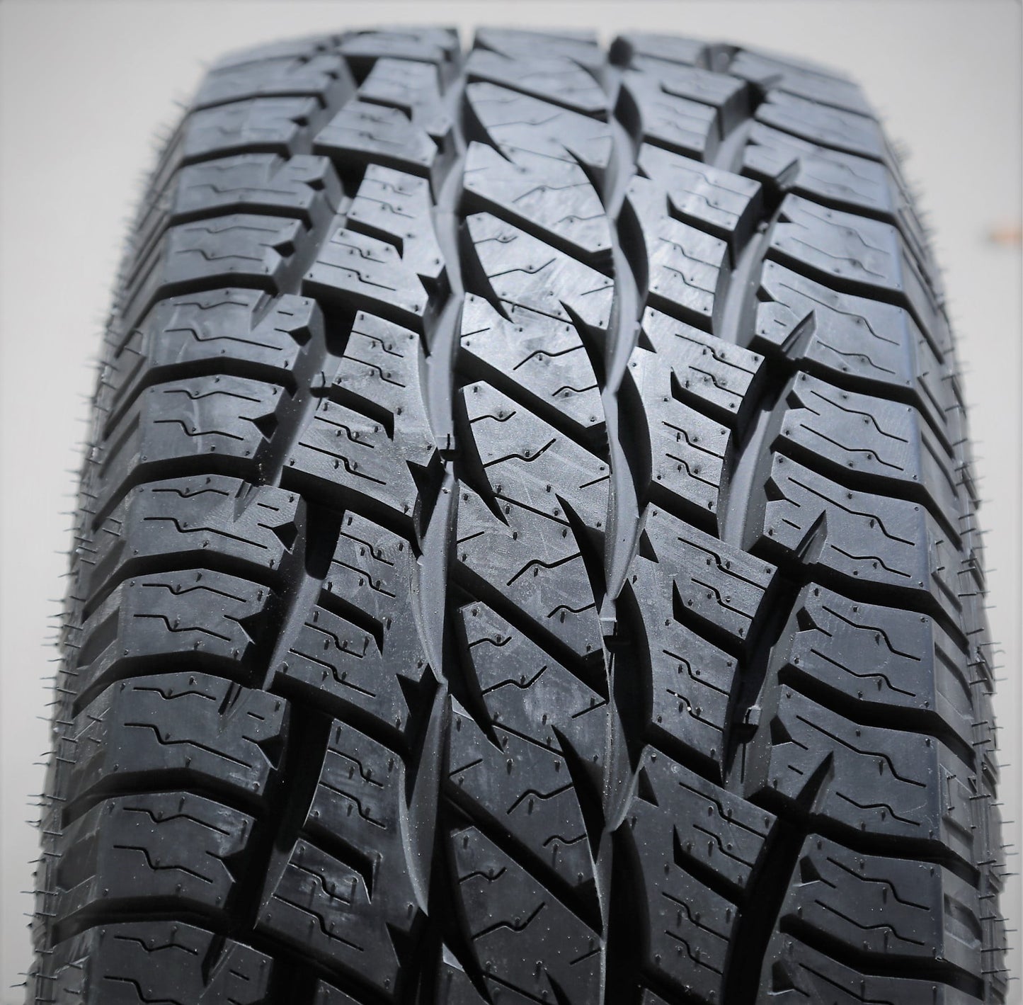 Tire Arroyo Tamarock A/T 225/55R18 102T XL AT All Terrain