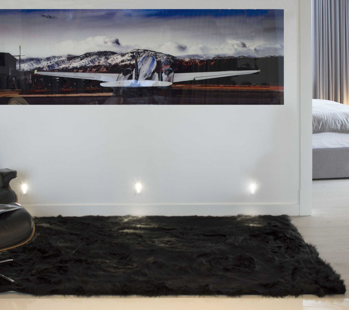 HomeRoots Faux Sheepskin Area Rug 5' x 8'