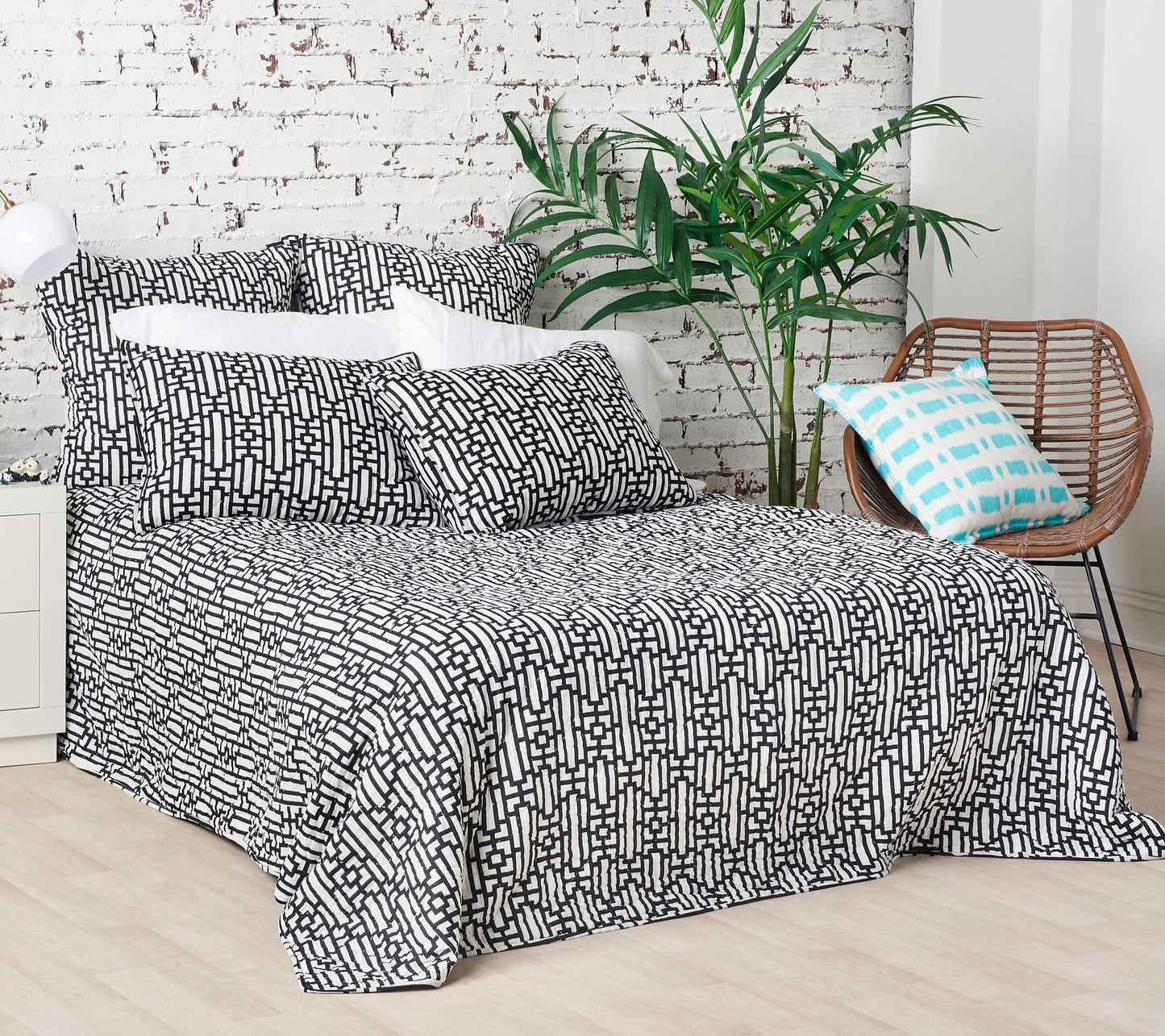 Naya King Quilt