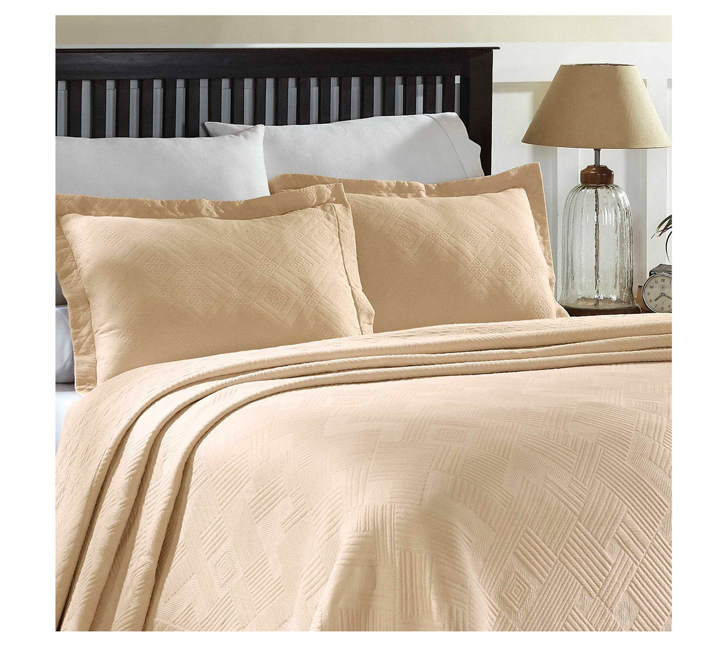 Superior Geometric Fret Cotton Scalloped Bedspr ead Set, Full