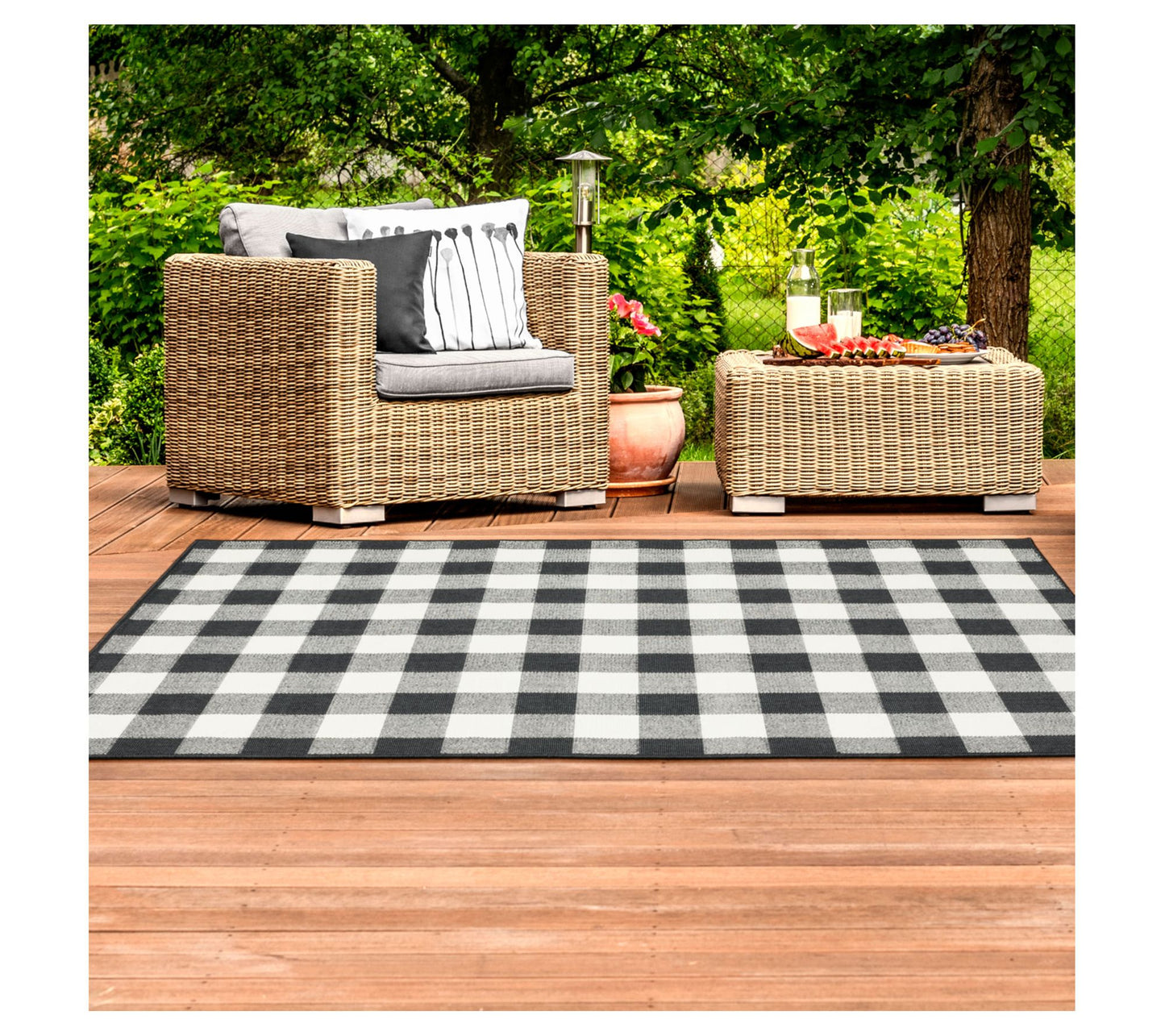 Veranda Living In/Out Black Buffalo Check 5'3"x7'6" Rug