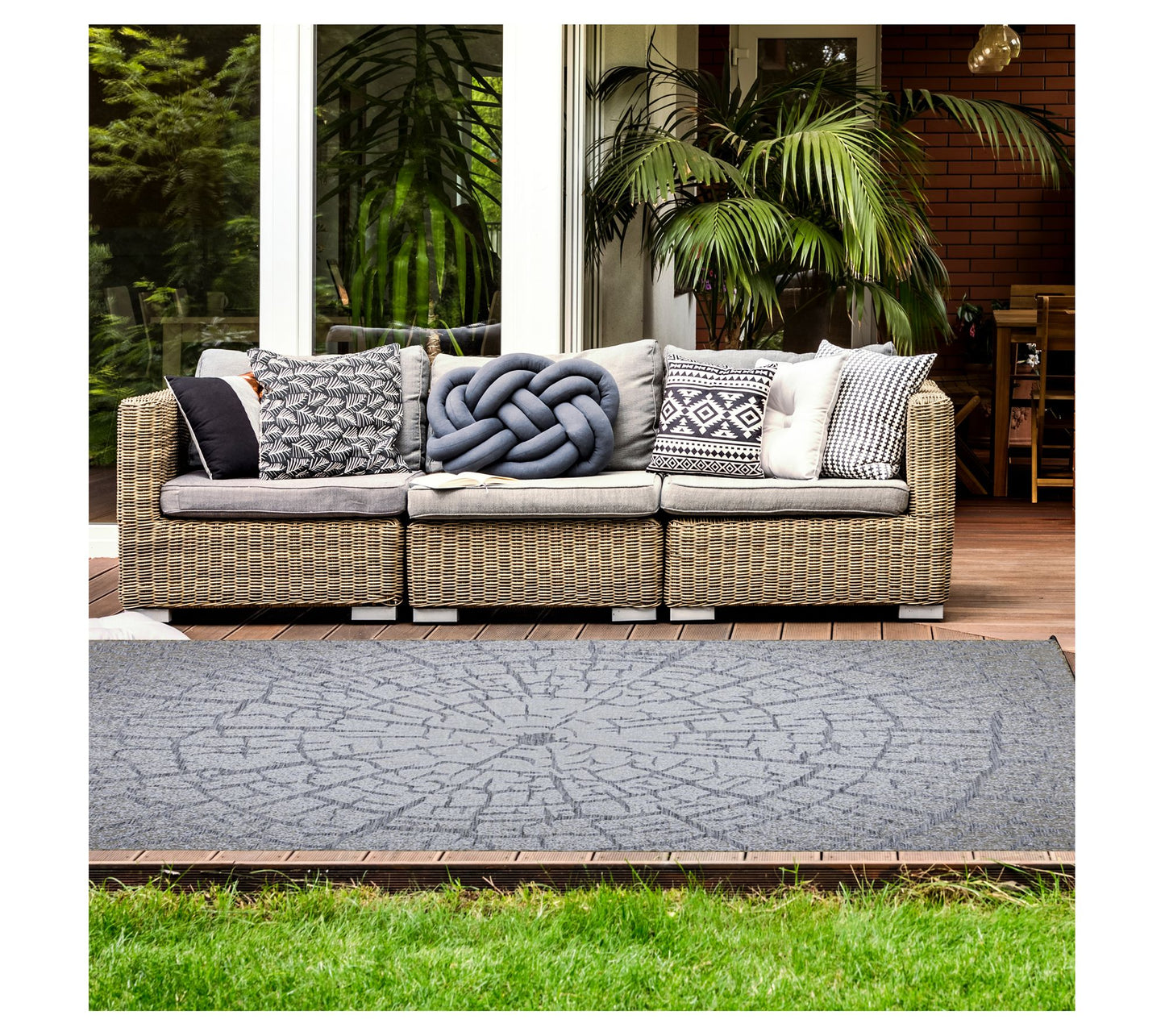 Linon Home Indoor Outdoor Reverb Area Patio Rug6'6" X 9'6"