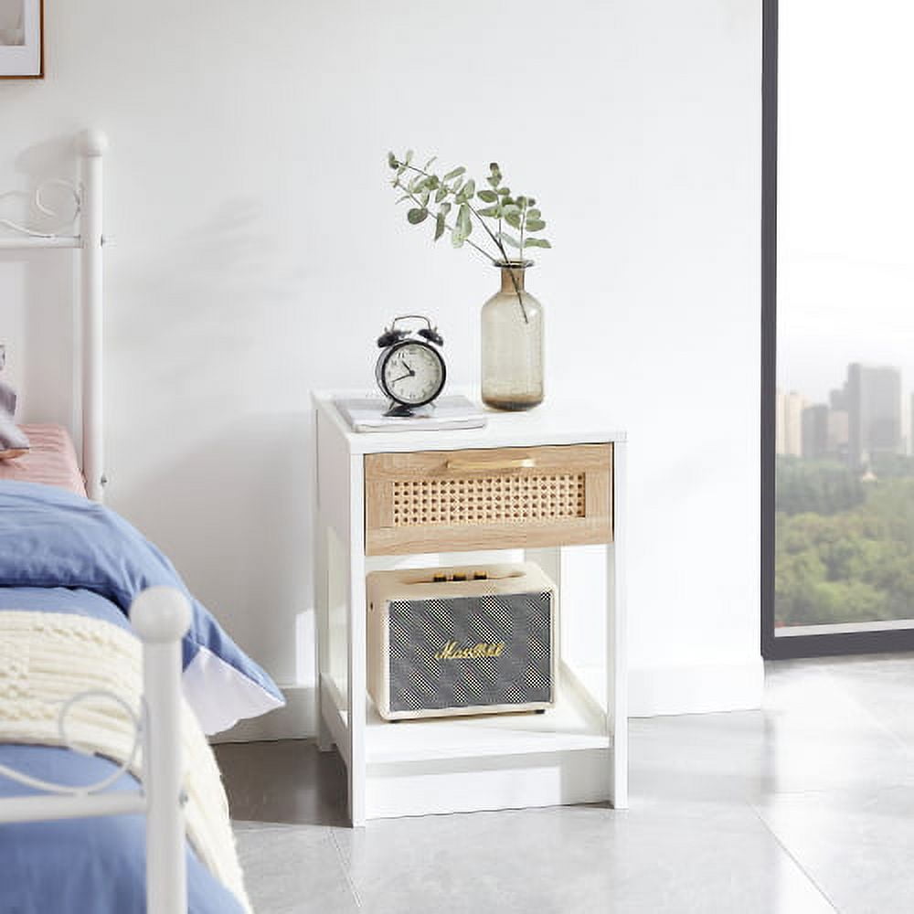 Mesita de Noche de RatÃ¡n de 15,75", Mesita de Noche con 1 CajÃ³n y 1 Estante Abierto, Mesa Auxiliar Moderna para Sala de Estar, Dormitorio, Blanco