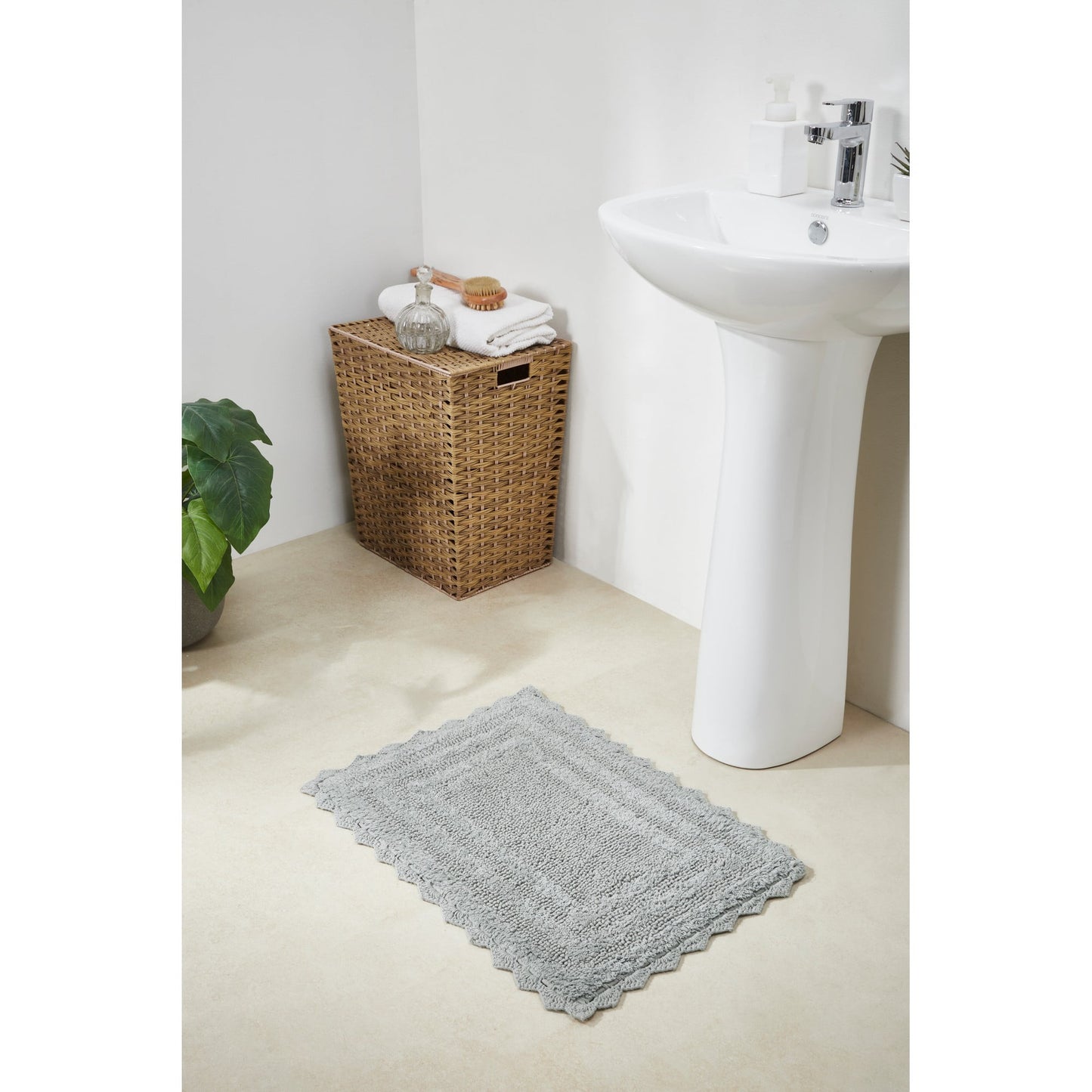 Better Trends 17" x 24" Bathroom Rug â€“ 100% Cotton, Extra Soft Tufted Reversible Bath Mat, Water-Absorbent, Machine Washable (Gray) Lilly Crochet Collection