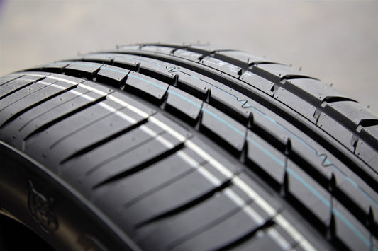 Cosmo MuchoMacho 255/35R20 ZR 97Y A/S High Performance Tire Fits: 2007-10 Mercedes-Benz S550 4Matic, 2017-18 Audi Q3 Technik