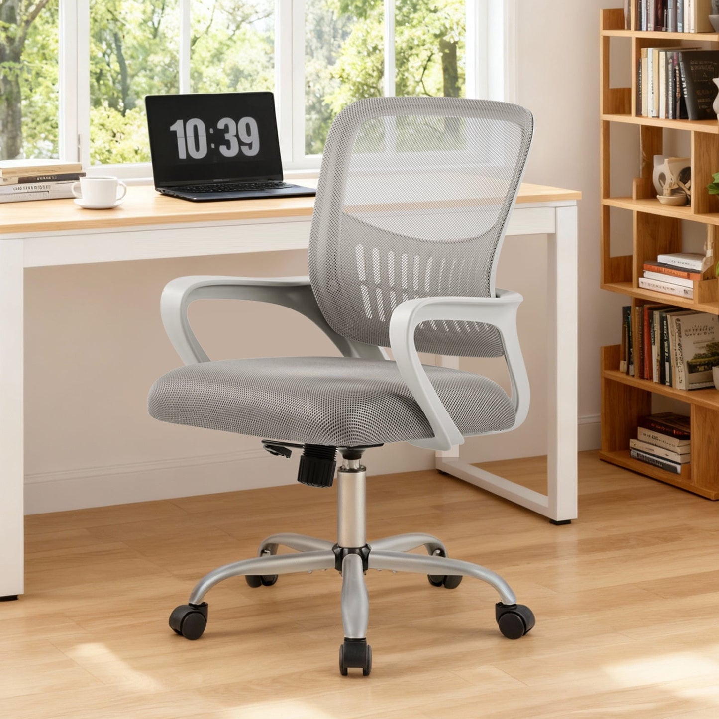 Gianna Silla de Oficina ErgonÃ³mica de Malla con Reposabrazos Fijos, Soporte Lumbar y DiseÃ±o de Respaldo Medio para Uso en el Hogar y Escritorio con Ruedas de Rodamiento Suave, Gris
