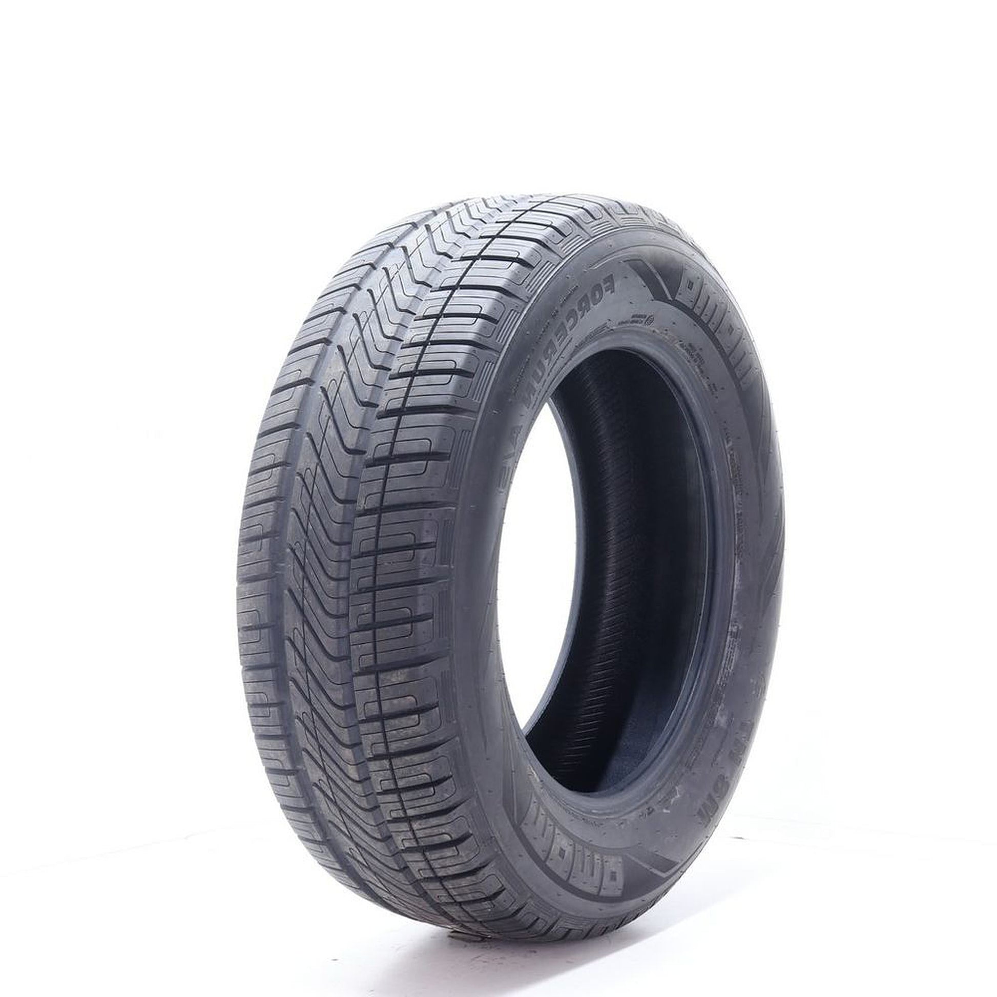 Momo FORCERUN M8 HT All Season 245/60R18 109H XL Passenger Tire