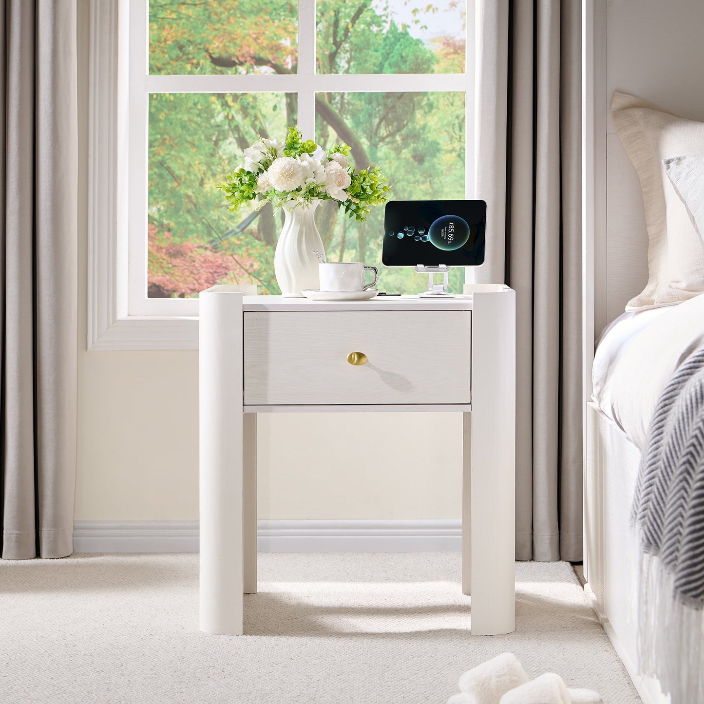 SinCiDo Modern Nightstand with Storage Drawer, 23.6" Tall Curved Bedside Table with Charging Station for Bedroom, Living Room
