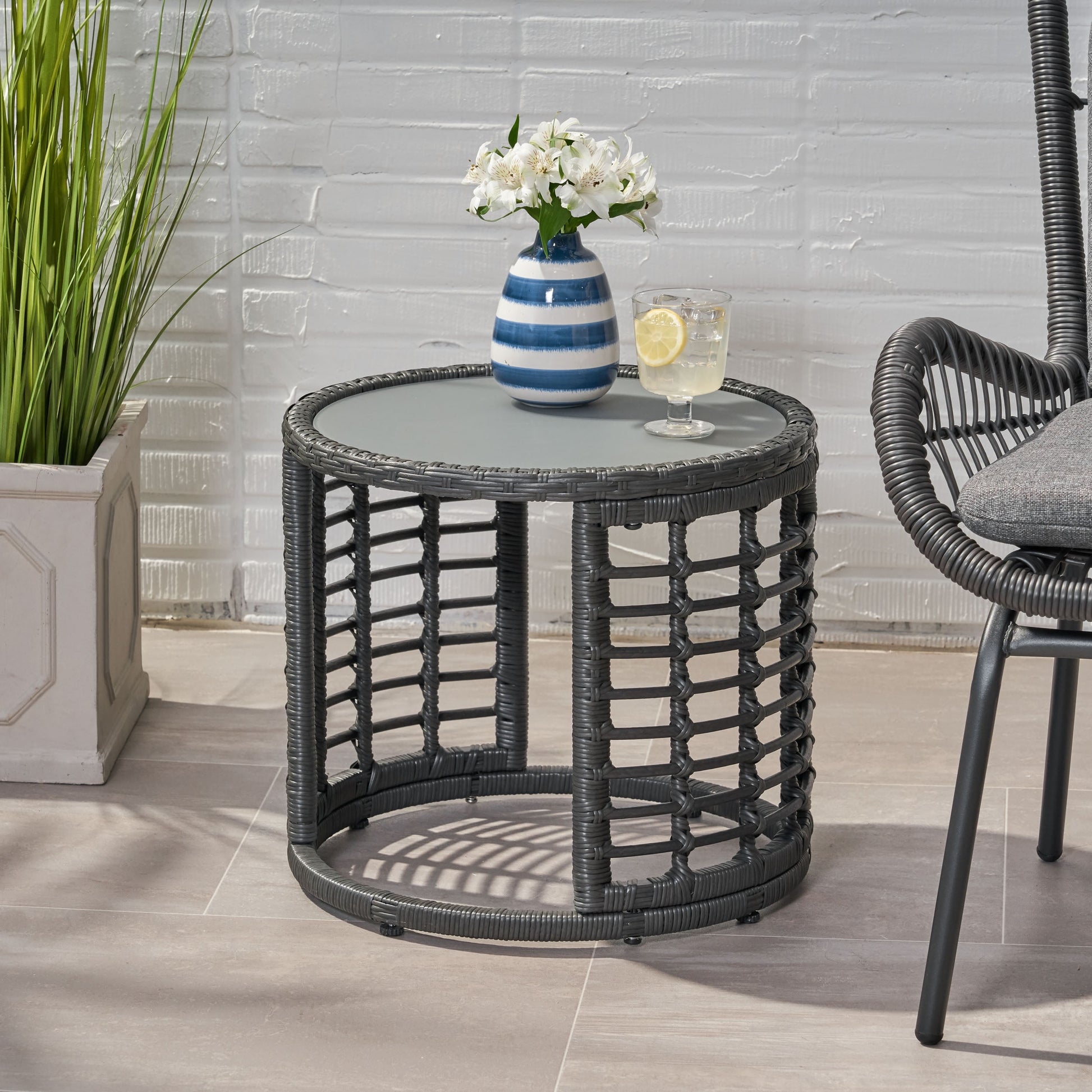 Outdoor Simple Craft Side Table, Concrete Leisure Accent Table for Patio Garden, Gray