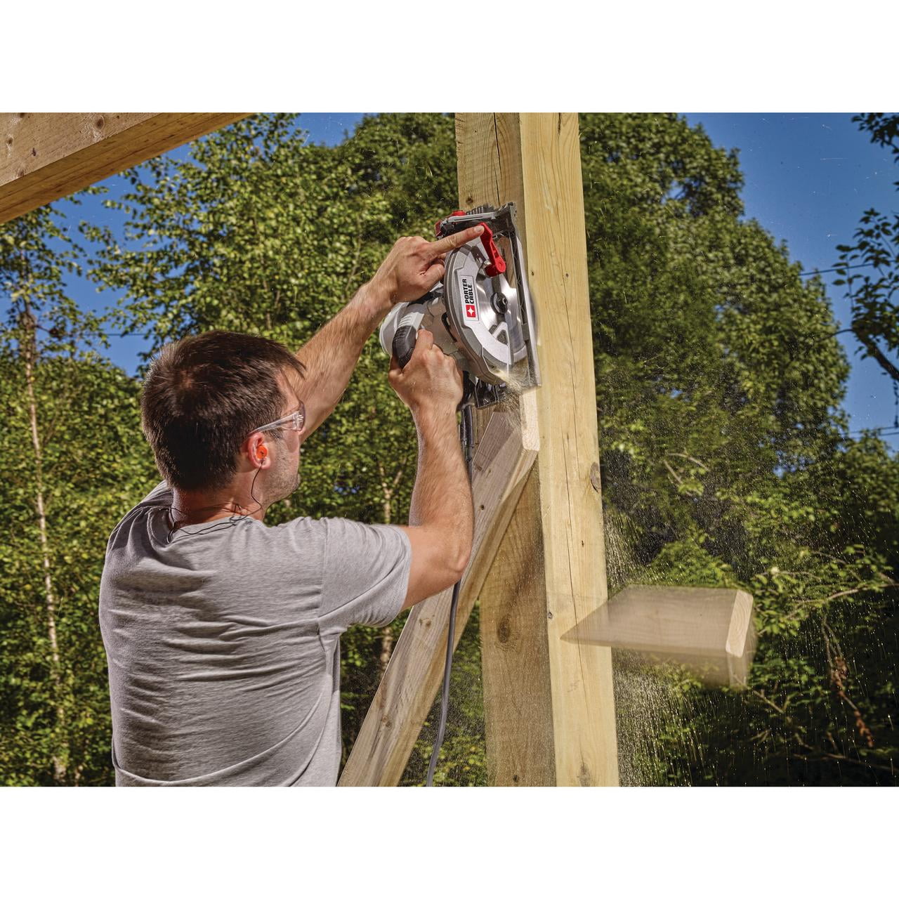 PORTER CABLE PCE300 - 15 -Amp 7-1/4 Inch Heavy Duty Magnesium Shoe Circular Saw