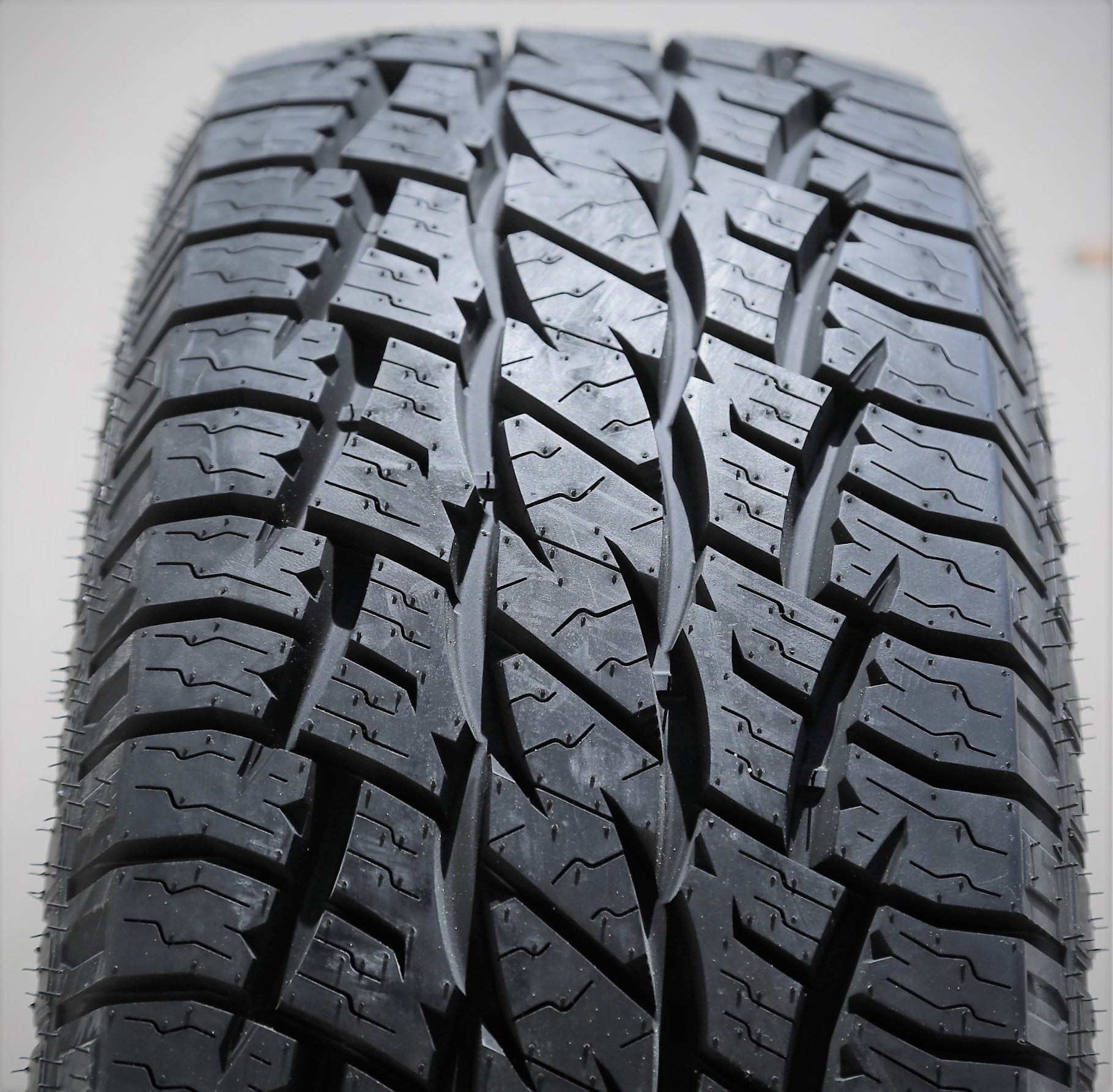 Tire Arroyo Tamarock A/T 225/55R18 102T XL AT All Terrain