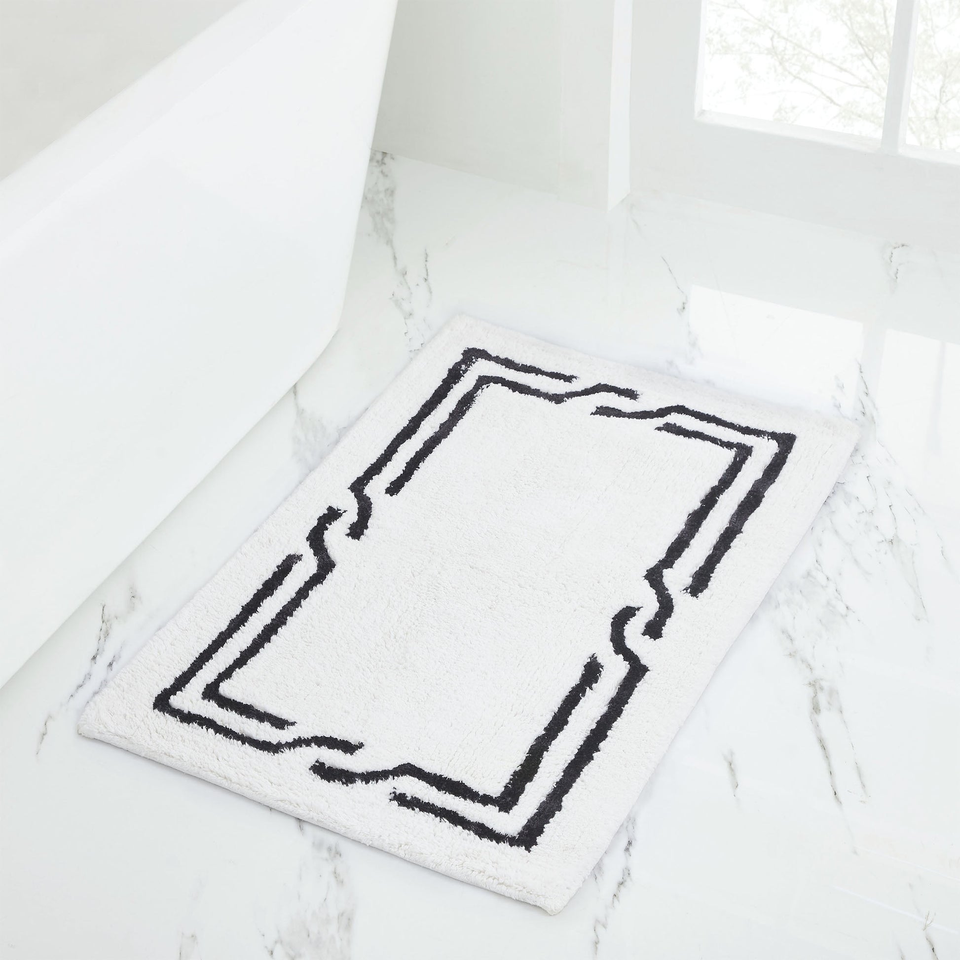 VCNY Home Border White/Black Cotton Viscose Bath Rug, 21" x 34"