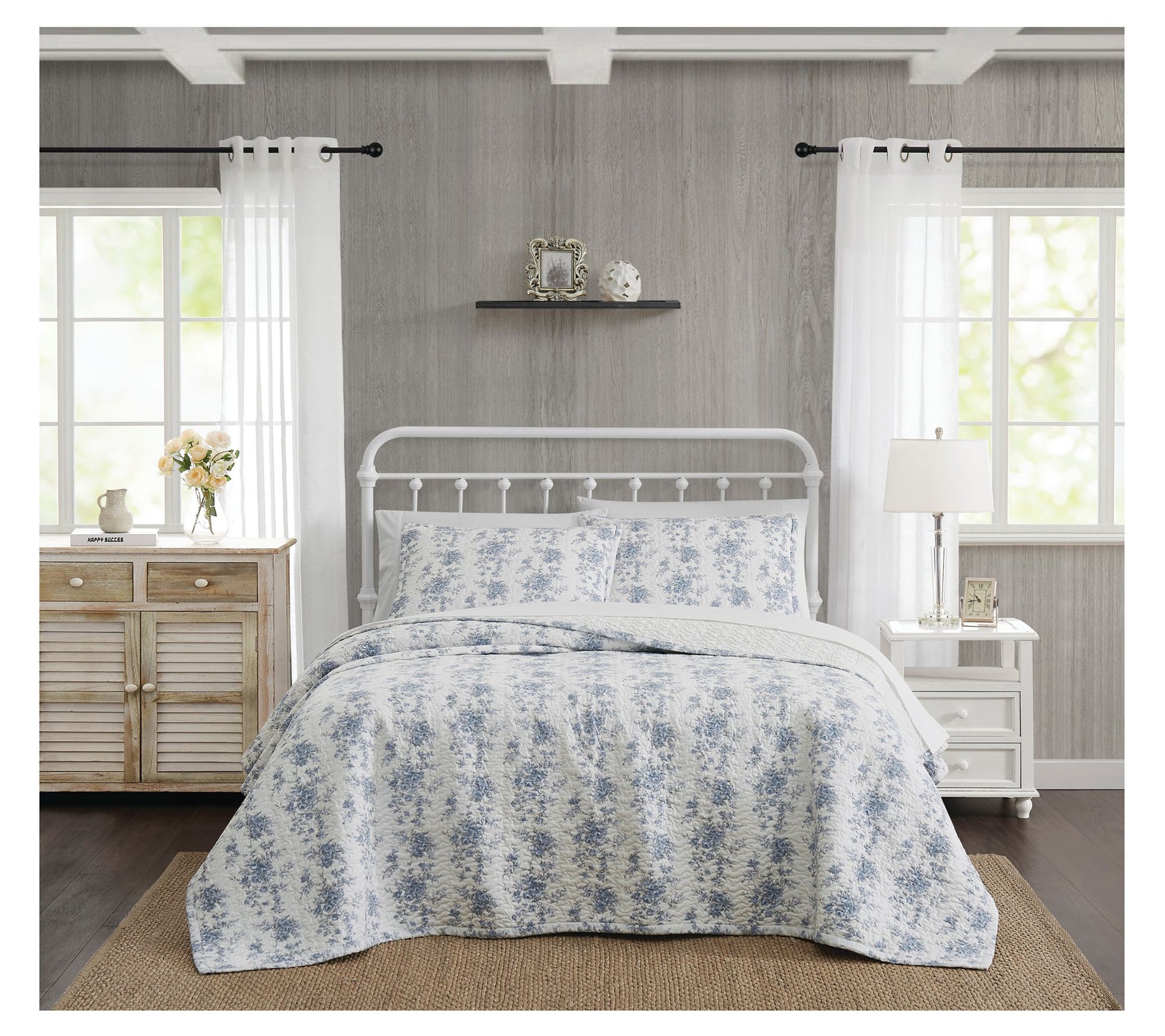 The Farmhouse by Rachel Ashwell British Rose F/Q Quilt Set