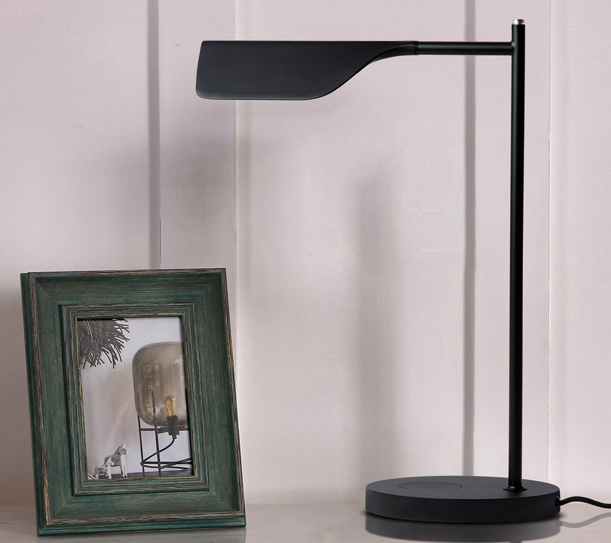 Brightech Leaf 18" LED Swing Arm Table Desk Lam p