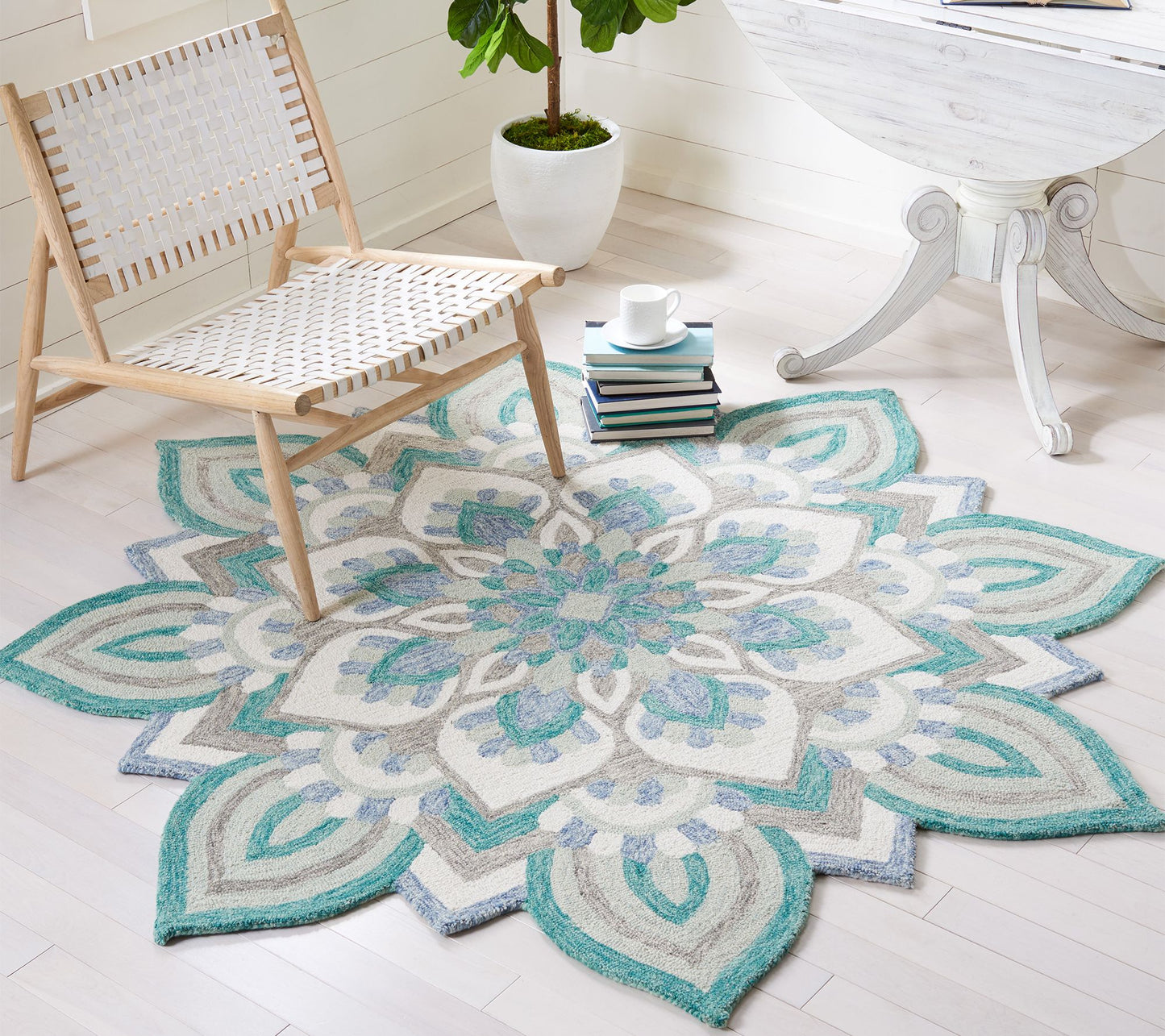 Safavieh Novelty 105 Series 6' x 6' Round Rug