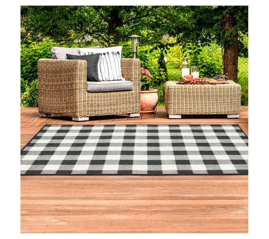 Veranda Living In/Out Black Buffalo Check 5'3"x7'6" Rug