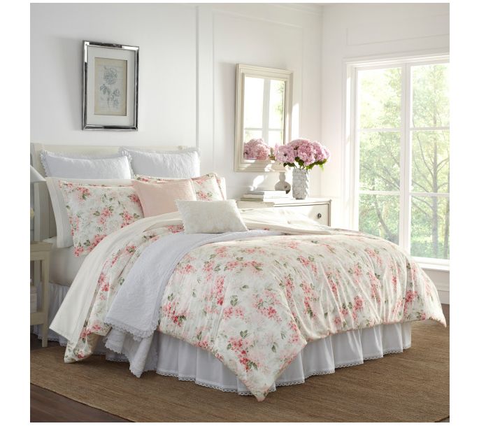 Laura Ashley Wi steria Pink Kin g Comforter Sha m Set