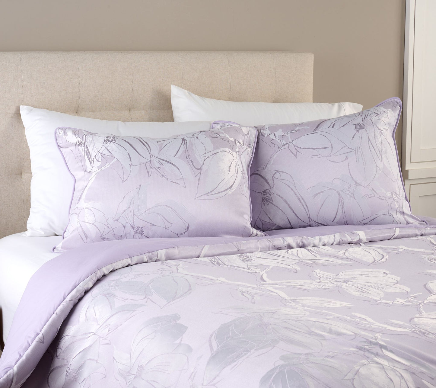Northern Nights Layered Floral Jacquard Comforter & Sham Set- Full