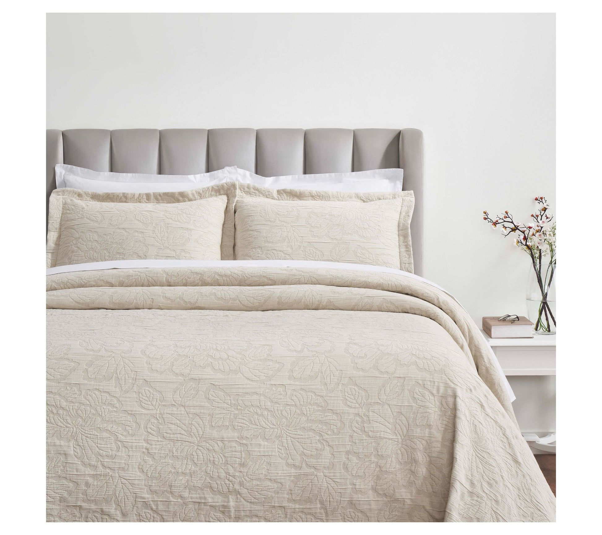 Superior Hibiscus Cotton Bedspread and Sham Set, Queen