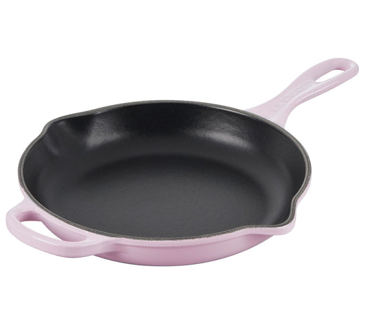 Le Creuset 9" Signature Iron Handle Skillet